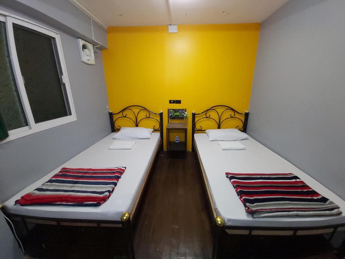 Yellow Flower Hostel Chiang Rai Quarto foto